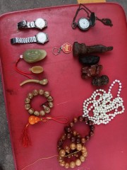 查看全部图片旧货贸易_手表和手链和挂饰和项链